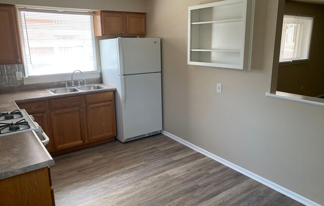 2 beds, 1 bath, 900 sqft, $950