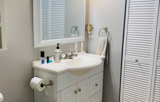Fully Renovated Ground-Floor Unit – No Steps!