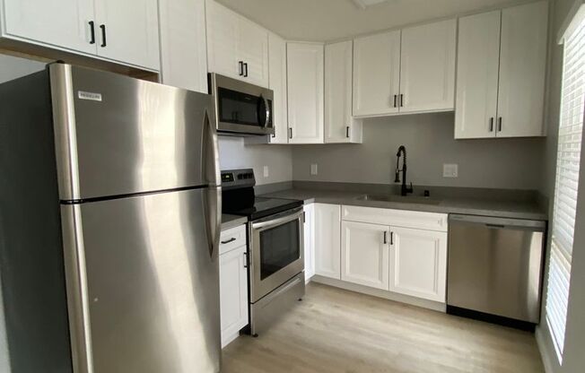 1 bed, 1 bath, $3,095, Unit 7