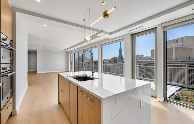 3 beds, 2 baths, 1,487 sqft, $6,995, Unit PH901