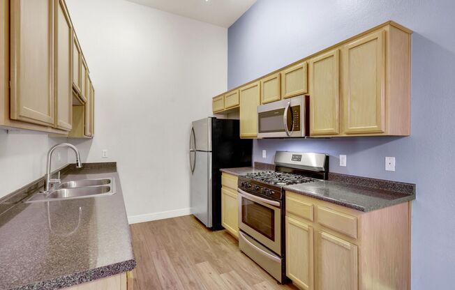 3 beds, 2 baths, $1,640, Unit # 1224