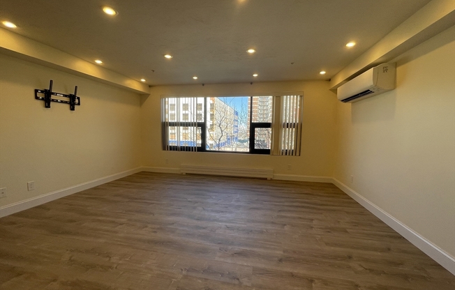 1 bed, 1 bath, 500 sqft, $2,700, Unit 405