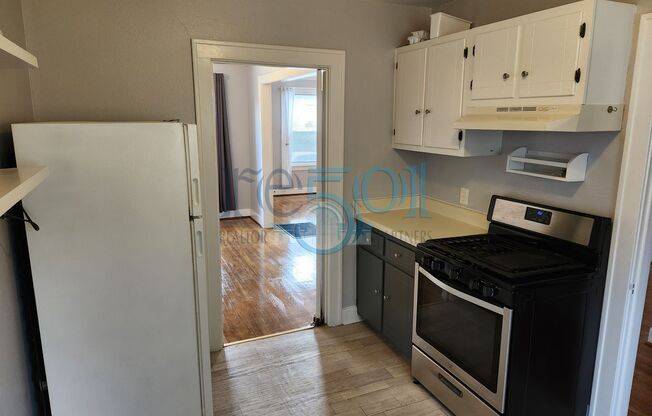 2 beds, 1 bath, $1,250