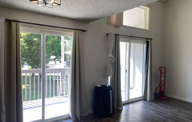 Charming & Cozy Condo