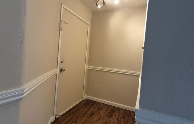 Studio, 1 bath, $1,425, Unit 212