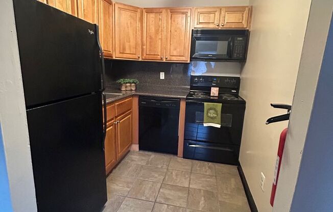 1 bed, 1 bath, 625 sqft, $1,250, Unit F06
