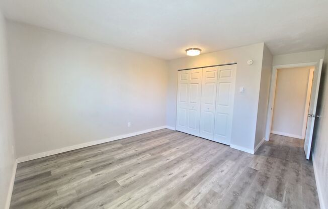 2 beds, 1 bath, $1,295, Unit 210