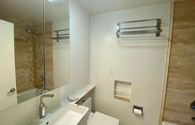 3 beds, 3 baths, $4,100