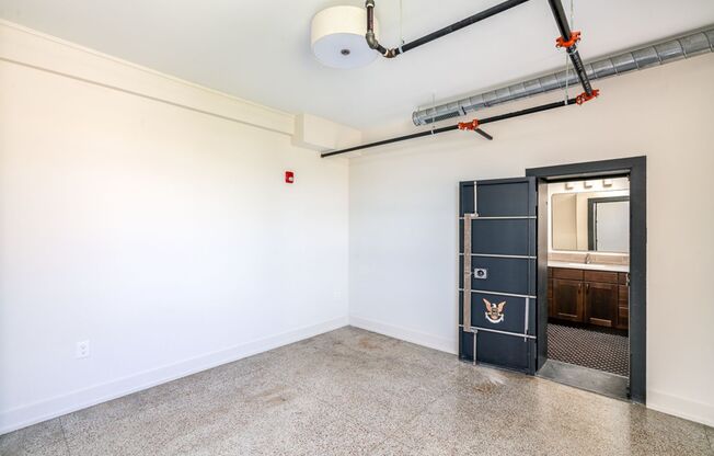 2 beds, 2 baths, $1,959, Unit 875 Michigan Ave Apt. 402