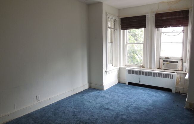 $4500 / 4br - Sunny 4 Bedroom 2 Bath Georgetown Townhouse (3314 Prospect Street, NW Washington, DC)