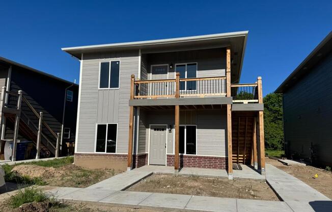 5503 N BRESSLER DR