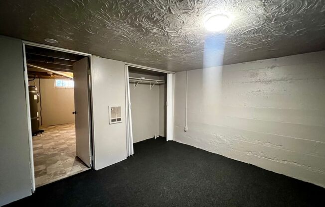 2 beds, 1 bath, $1,200