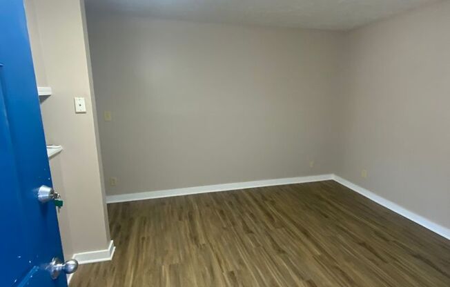 1 bed, 1 bath, 530 sqft, $825, Unit 360 AA16