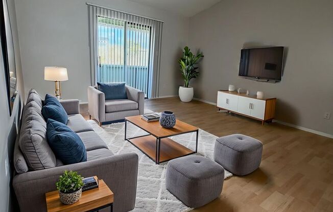 2 beds, 2 baths, 940 sqft, $1,475, Unit OCR-219