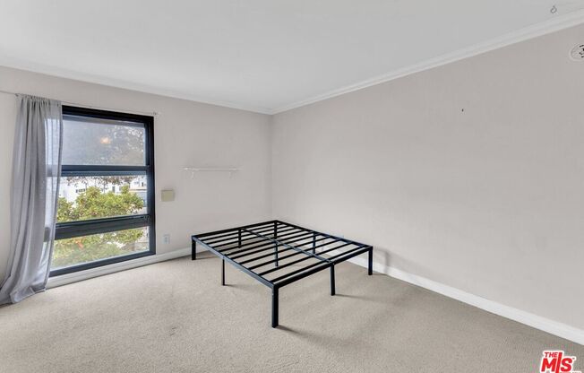 7740 Redlands Street