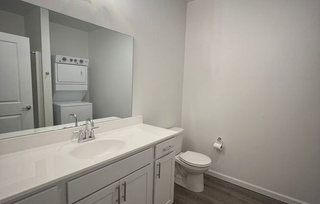 Studio, 1 bath, 700 sqft, $1,200, Unit Apt 312