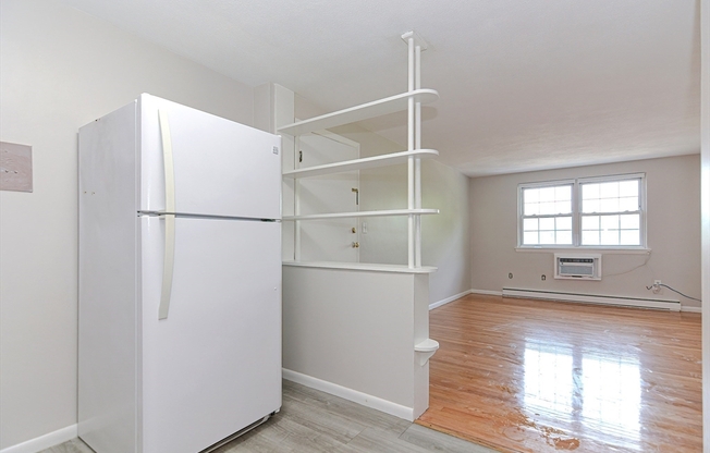 4 Colonial Village Dr 11