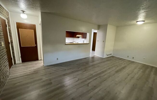 2 beds, 1 bath, 950 sqft, $790, Unit A-4