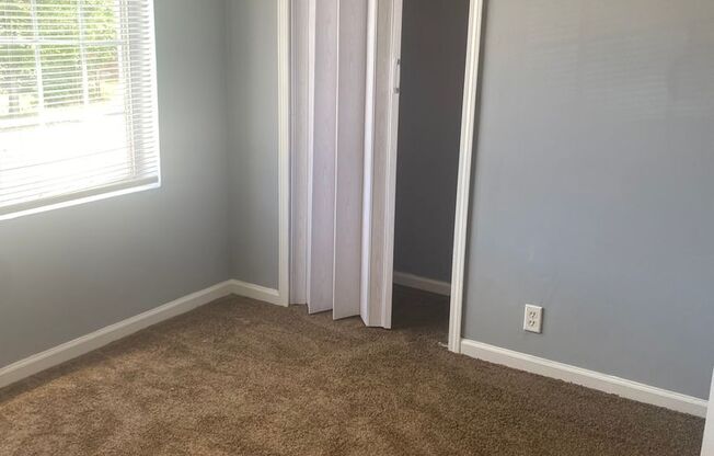 2 beds, 1 bath, 750 sqft, $850