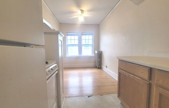 1 bed, 1 bath, $1,045, Unit 208