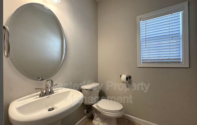 204 STRAYWHITE AVE