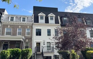 Stunning 2 BR/2 BA Condo in Columbia Heights!