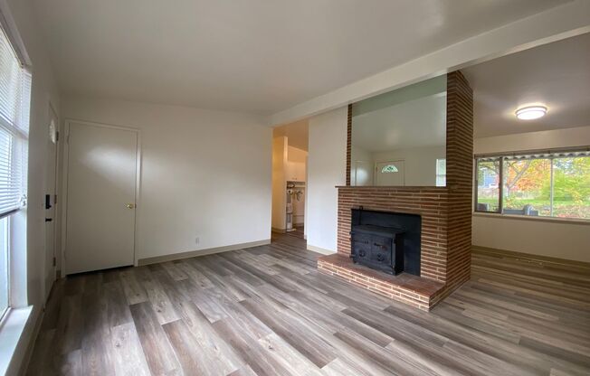 Des Moines Rambler w/ Large yard