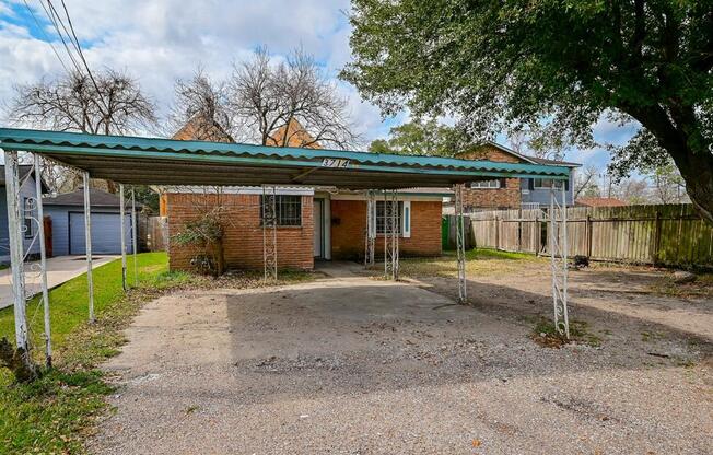 3714 LYDIA ST