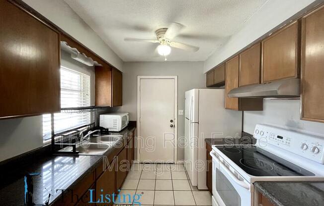 1 bed, 1 bath, 900 sqft, $1,395