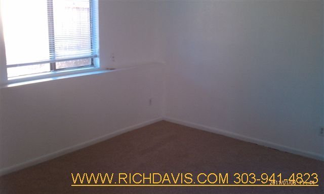 3 beds, 2 baths, $2,300, Unit 1 Car Attached Garage North Side