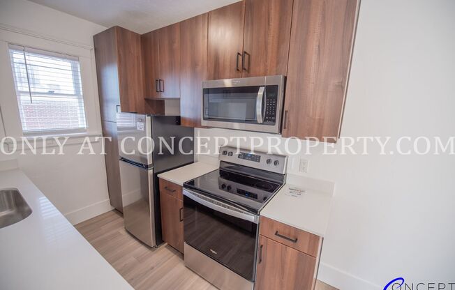 Studio, 1 bath, 435 sqft, $1,049, Unit 22