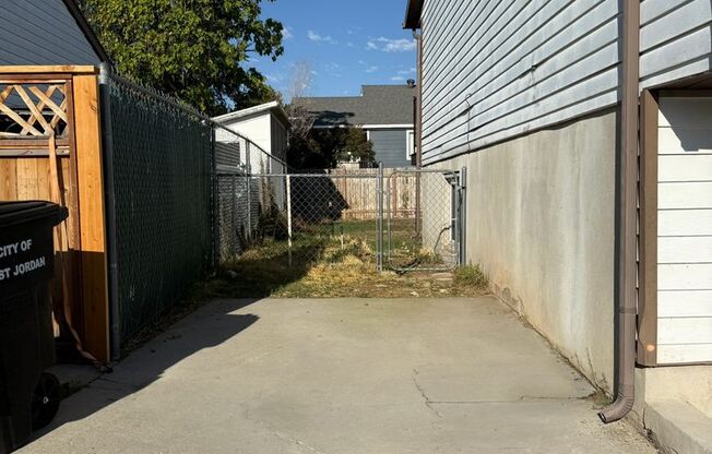 3-Bedroom Twin Home with Private Backyard