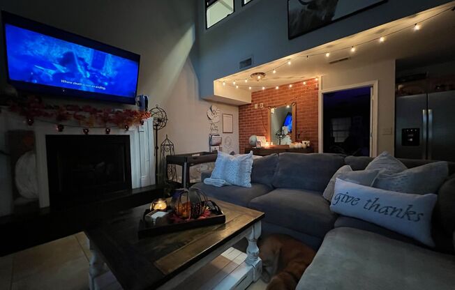 2 beds, 2 baths, 1,204 sqft, $2,000, Unit Unit 139