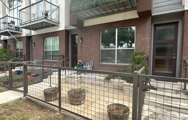 Townhome in Downtown San Antonio, next to The Pearl and the Newell St. Riverwalk Entrance