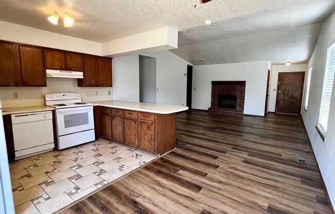 2 beds, 2 baths, $1,100