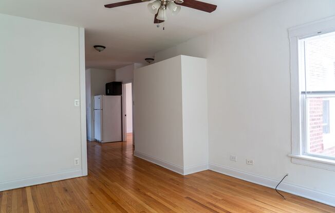 2 beds, 1 bath, 650 sqft, $1,825, Unit 4730-1B