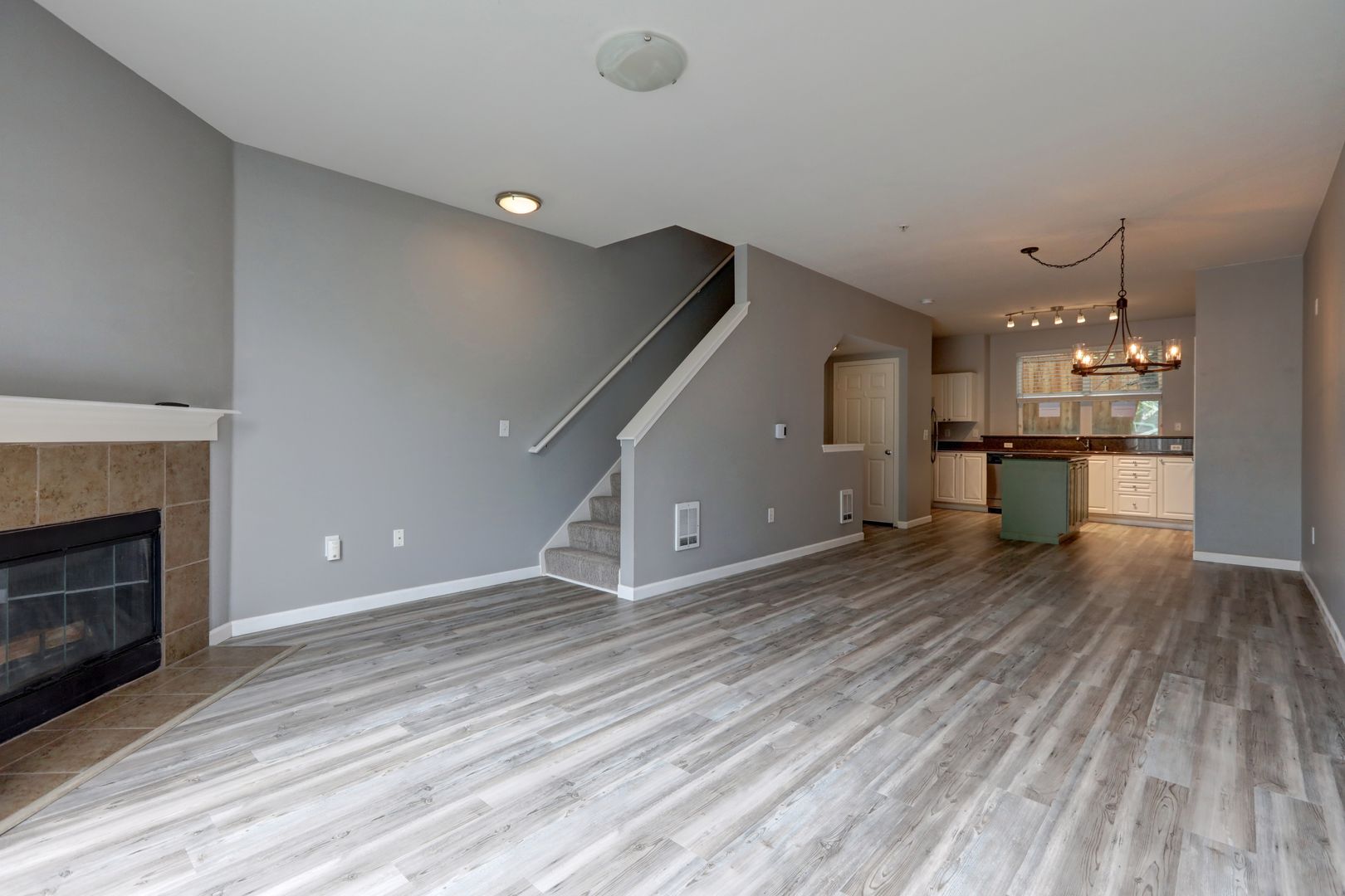 Newer 2 bedroom Townhome in Lynnwood