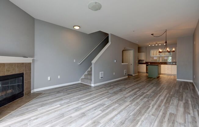 Newer 2 bedroom Townhome in Lynnwood