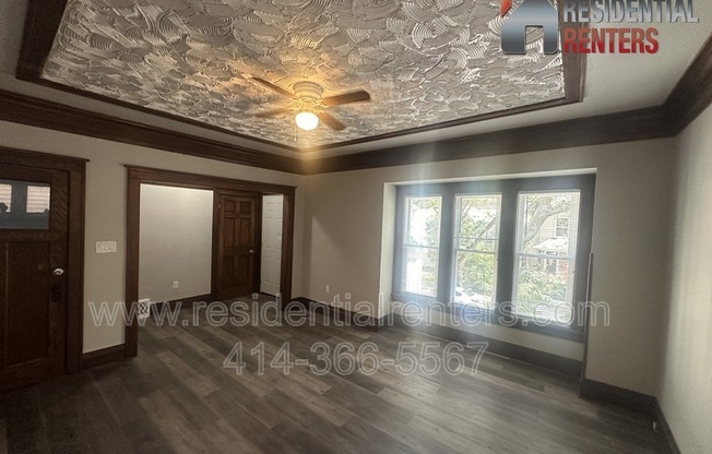 3027 N 6 ST