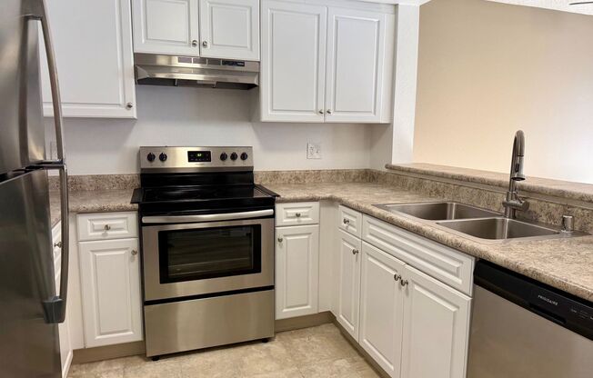 2 beds, 2 baths, 920 sqft, $2,495