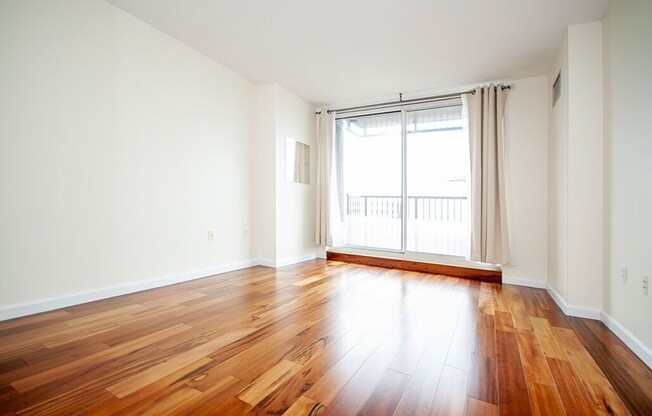 2 beds, 2 baths, 1,014 sqft, $4,100, Unit 1521