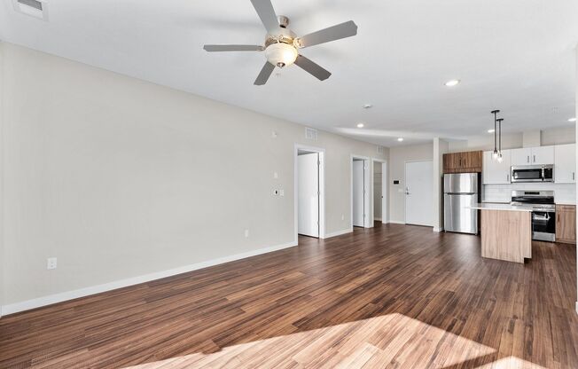 2 beds, 2 baths, 1,210 sqft, $1,950, Unit 520