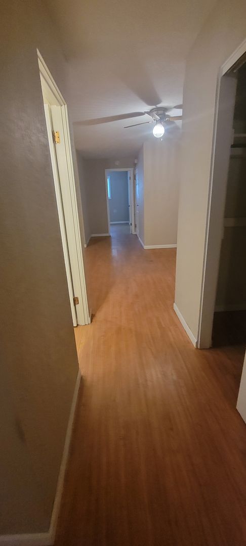 2 beds, 1 bath, $695, Unit Apt 1