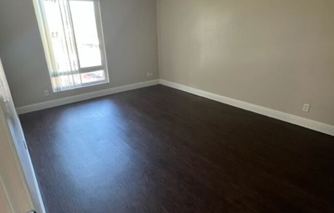 2 beds, 1 bath, 824 sqft, $1,625, Unit 42