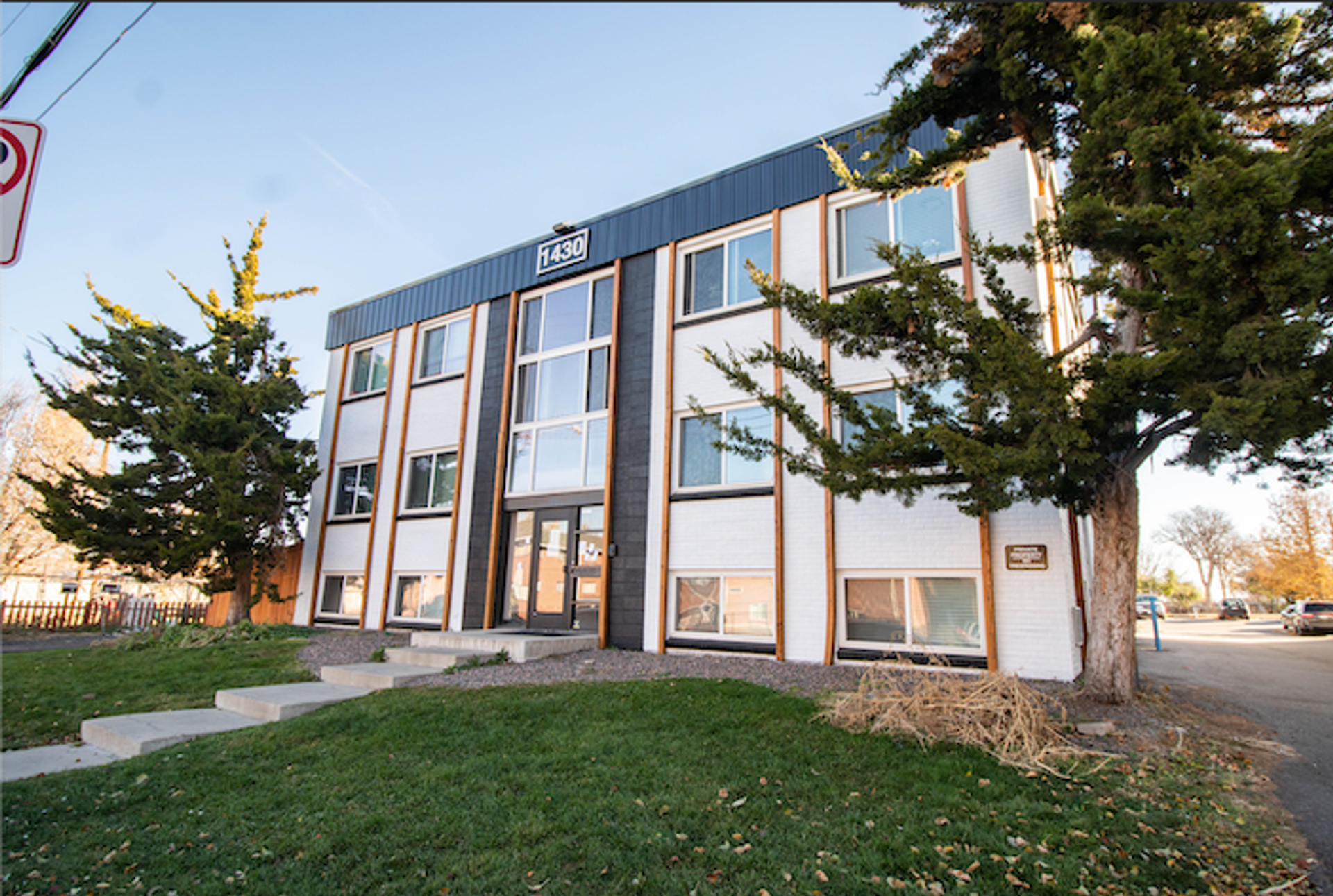 1st month free! Studio, 1 or 2 bedroom units available!