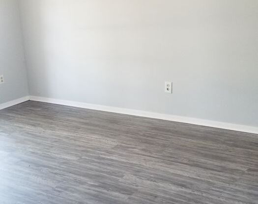 3 beds, 1 bath, $1,300