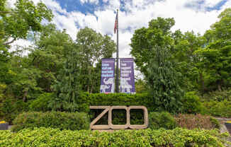 Smithsonian National Zoo Entrance