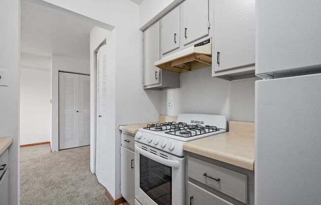 1 bed, 1 bath, 700 sqft, $699, Unit #304