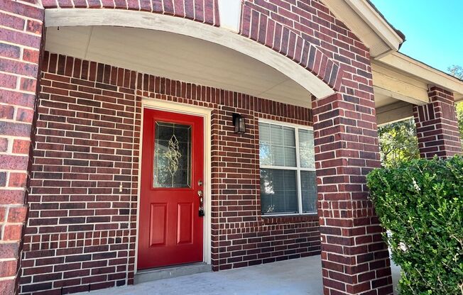 *Charming 3 bedroom, 2.5 bath near Lackland AFB & Seaworld San Antonio!*