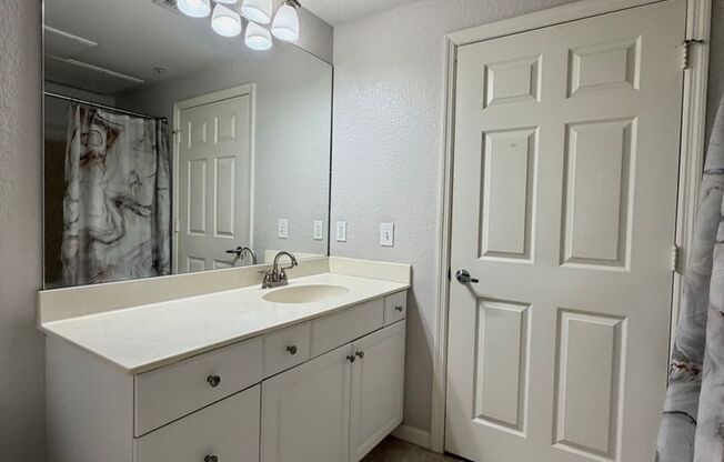 3 beds, 2 baths, $1,950, Unit UNIT 1724